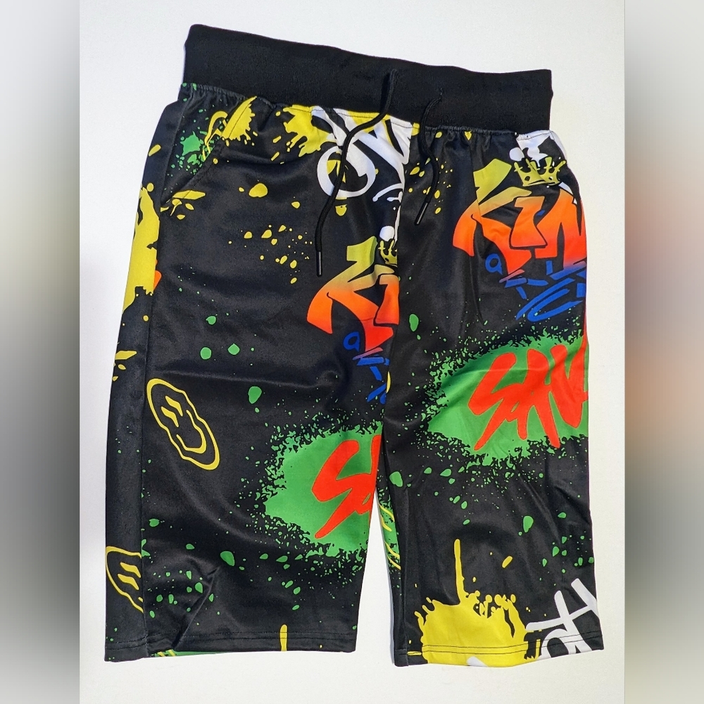 Men's Fashion Graffiti Print Short Sleeve Hoodie with Jogger Shorts Set - Picture 5 of 6